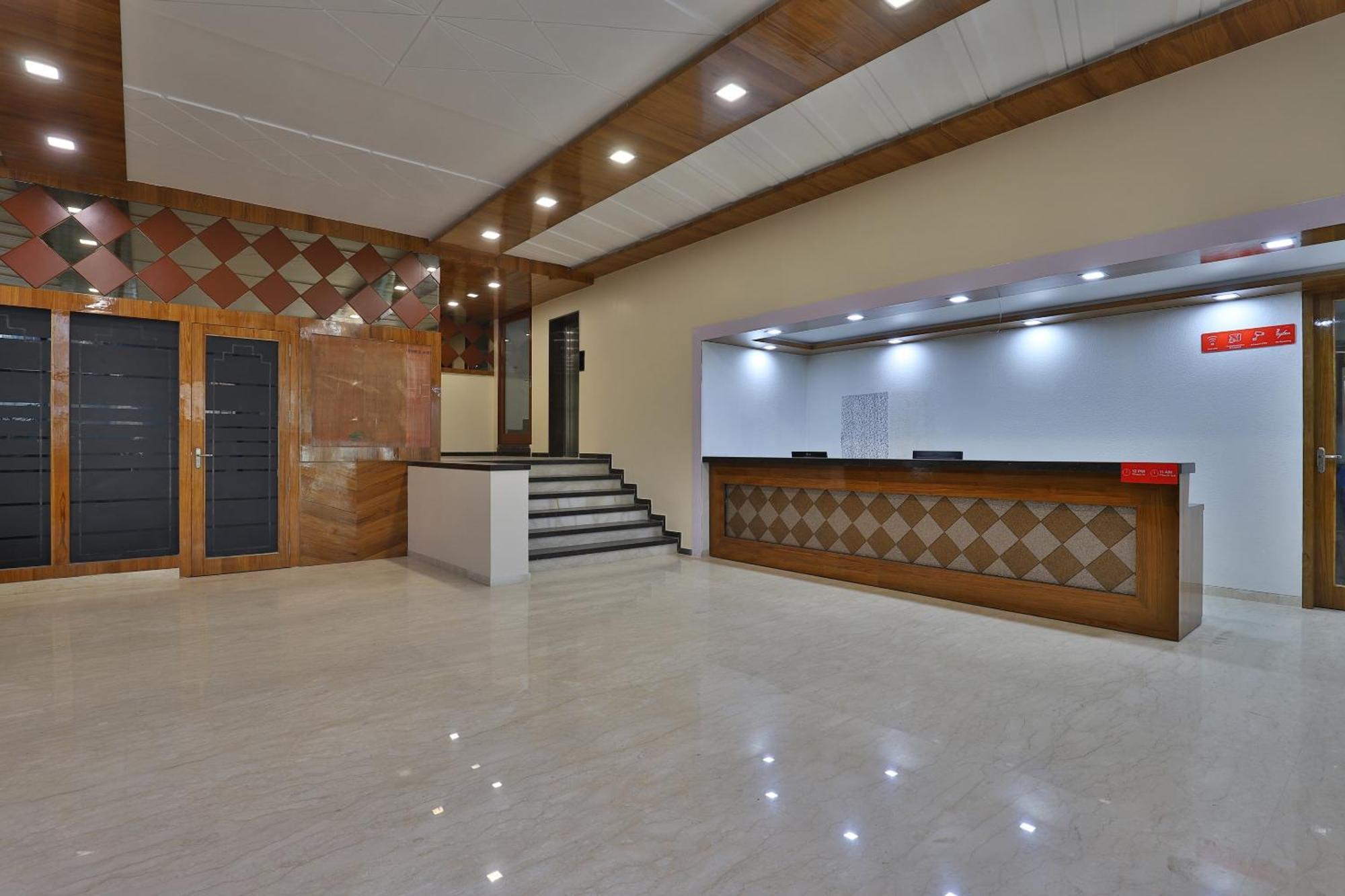 Hotel Collection O Panchsheel Vadodara Esterno foto